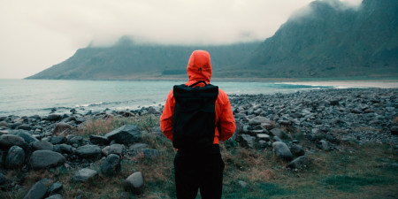 Wie man Kleidung für nasses Wetter auswählt