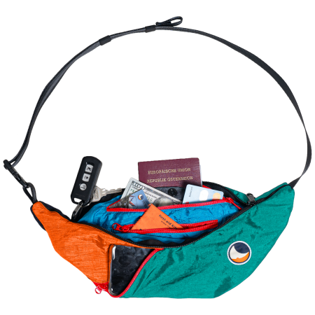 Hüfttasche Ticket to the Moon Upcycled Sling Bag Unique Edition