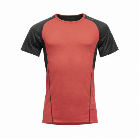 Herren-Funktionsshirt Devold Running Merino 130 T-Shirt Man rot/schwarz CAYENNE