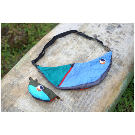 Hüfttasche Ticket to the Moon Upcycled Sling Bag Unique Edition